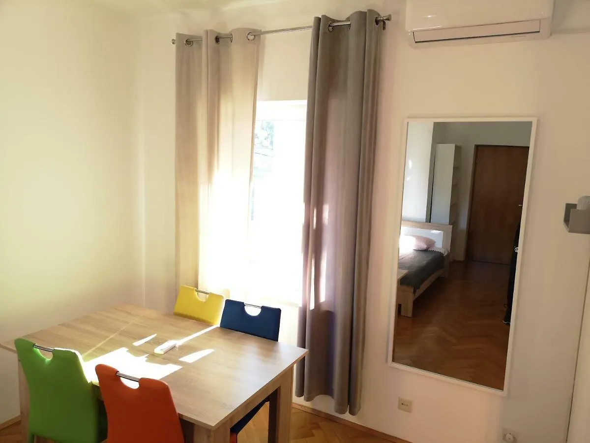 Cerco Apartment Lovran 0*,