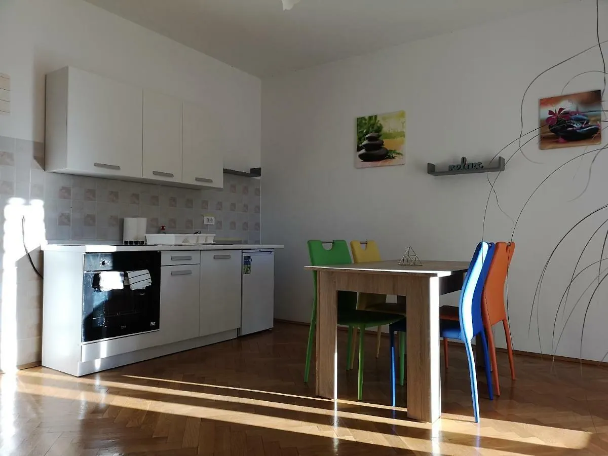 Cerco Apartment Lovran 0*,