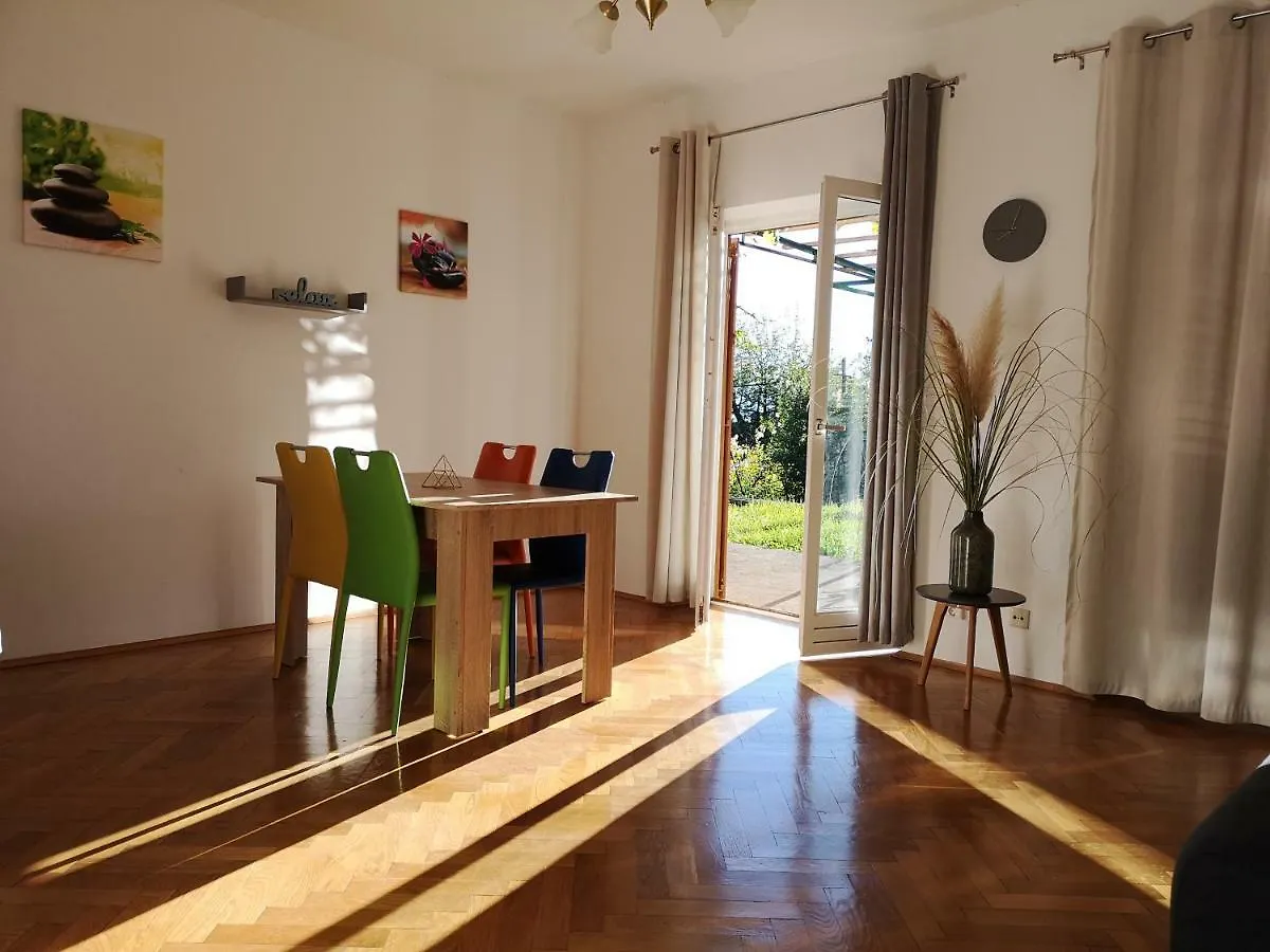 Cerco Apartment Lovran