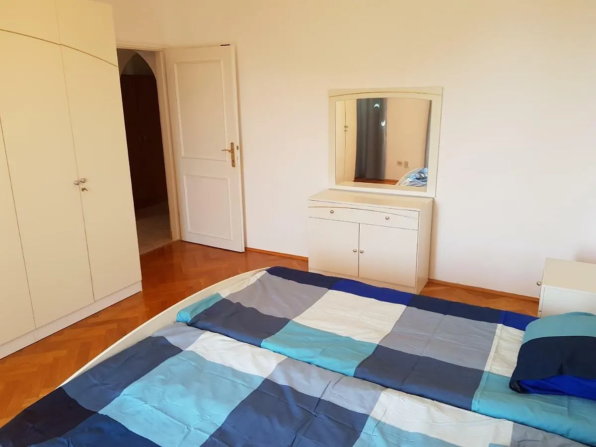 Cerco Apartment Lovran
