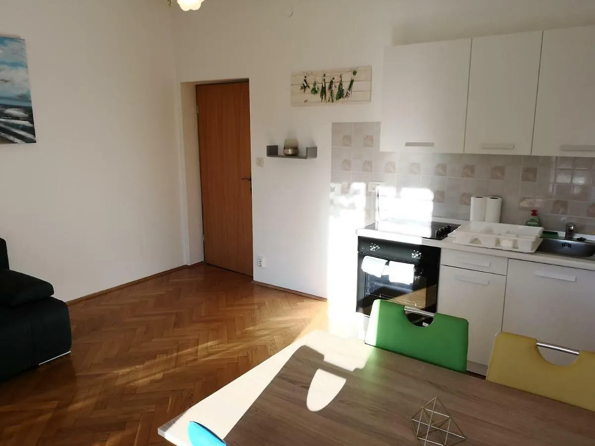 Cerco Apartment Lovran